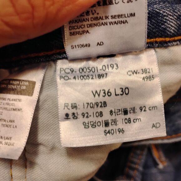 Levi's 501 jeans mens 36x30 blue denim button fly straight leg medium wash - Picture 8 of 10